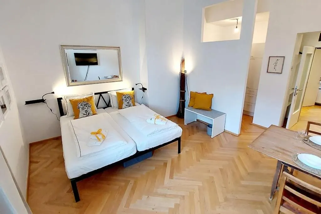Homelystay Graz - Downtown App Апартаменты
